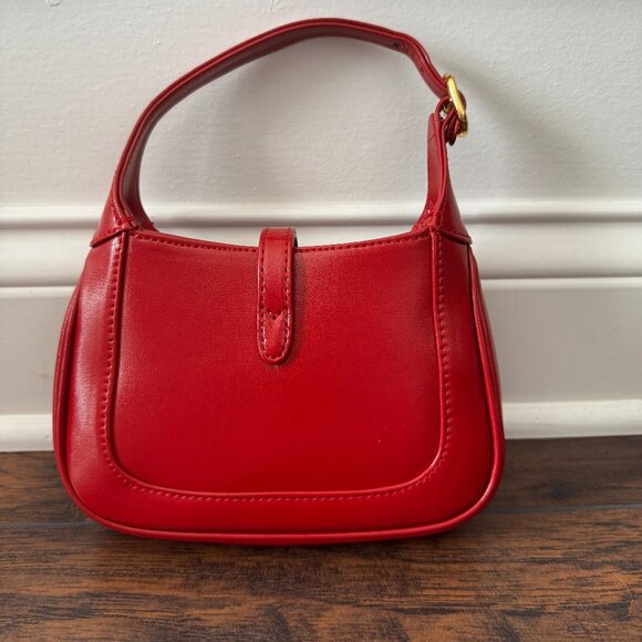 Red Mini Handbag Crossbody shoulder bag Leather with snap closure gold hardware - Picture 4 of 6